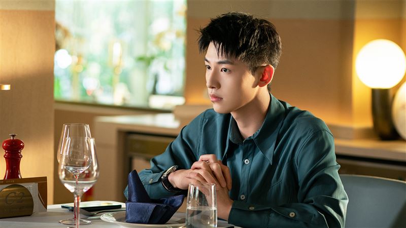 辛雲來《半熟男女》為爬上枝頭成「鳳凰男」。（圖／中天娛樂台提供）