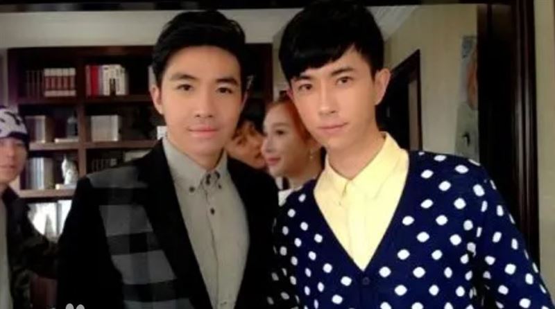 2014年主演都市情感劇《把愛帶回家》，于朦朧在劇中飾演18歲的大學生夏星塵（右）。（圖／翻攝自百度百科）