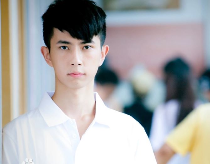 2011年7月，于朦朧在微電影《變幻的年代》中飾演男學生。 （圖／翻攝自百度百科）