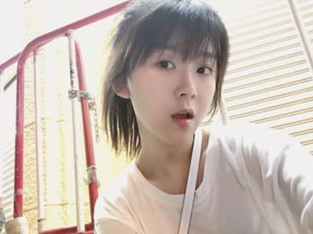 宋伊人近期因「于朦朧墜樓事件」再度被推上輿論浪尖。（圖／翻攝自宋伊人）