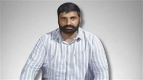 印度民族英雄辛格，在退役後走錯路，成為走私大麻集團的首腦，近日被逮捕。（圖／翻攝自NDTV）