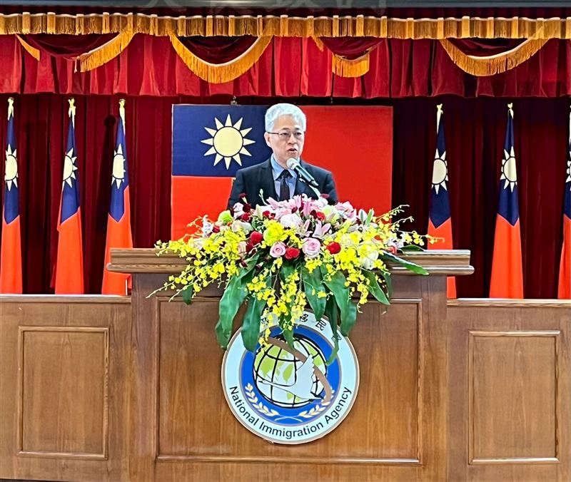 內政部次長吳堂安今（3）日親臨移民署舉辦的移民班第13期學員專業訓練典禮。（圖／內政部提供）