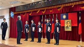 內政部次長吳堂安今（3）日親臨移民署舉辦的移民班第13期學員專業訓練典禮。（圖／內政部提供）