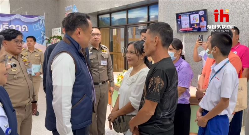 泰國總理阿努廷（左二）執行上任後首個「心之翼」任務，受到泰國社會高度讚揚。（圖／翻攝自泰國頭條）