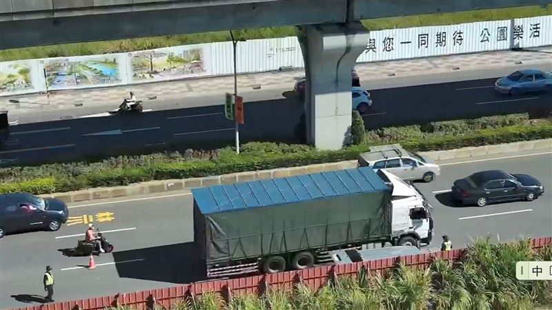 警方出動空拍機紀錄取締過程（圖／翻攝畫面）