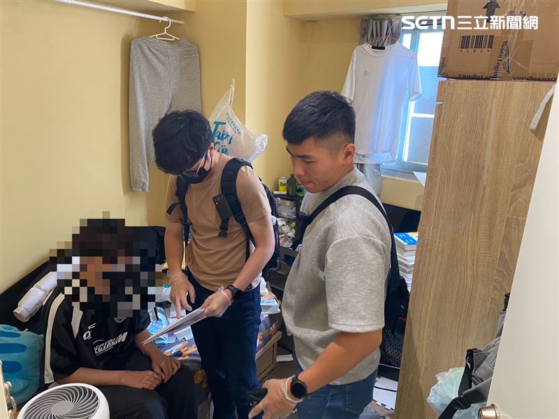 台大法律系洪姓男學生偷拍性影像販售，警方循線上門搜查。（圖／翻攝畫面）