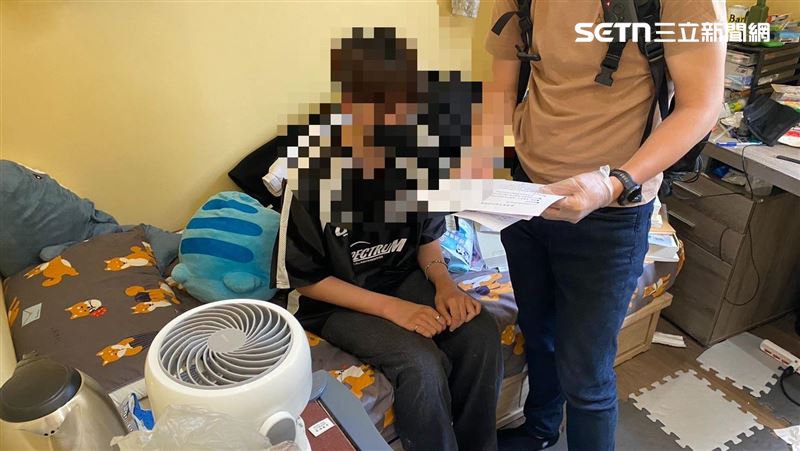涉嫌偷拍的洪男來自東部某高中，是該校創校以來首位考上台大法律系的學生。（圖／翻攝畫面）