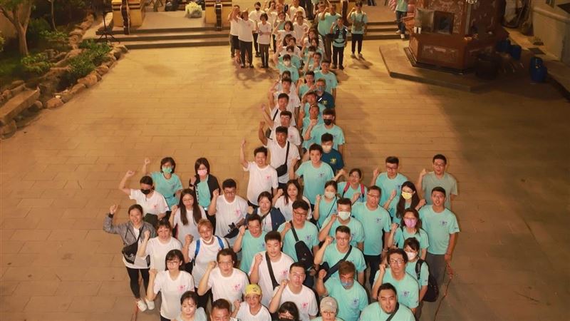 獨家／嘉義200人排「鏟子」圖感動全台