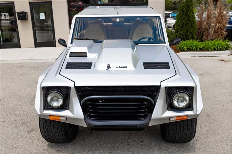 1987年Lamborghini LM002越野車。（圖／翻攝Bring A Trailer網站）