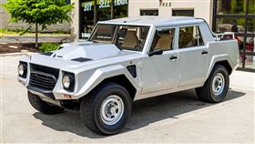 1987年Lamborghini LM002越野車。（圖／翻攝Bring A Trailer網站）