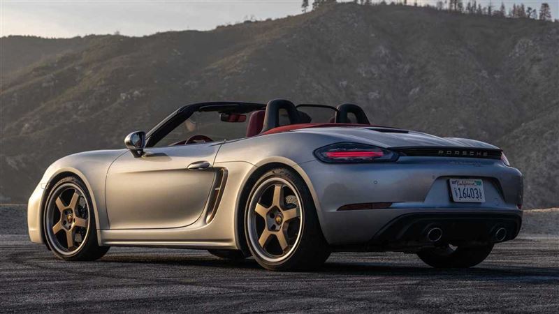 718會保留燃油車型。（圖／翻攝Porsche網站）