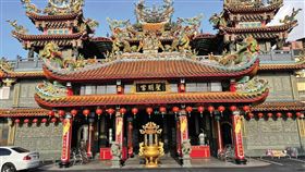 一名高職女學生在家中慘遭性侵殺害，檢警遲遲無法查出凶手身分，讓此案變成懸案；直到4年後，一名蘇姓男子因行竊失風被逮，警方載他返所途中到關帝廟借廁所，發現蘇男全身發抖，不斷搓揉手上佛珠、唸著「阿彌陀佛」，最後鬆口吐露犯下女學生命案，甚至泣訴這些年常夢到冤魂糾纏。