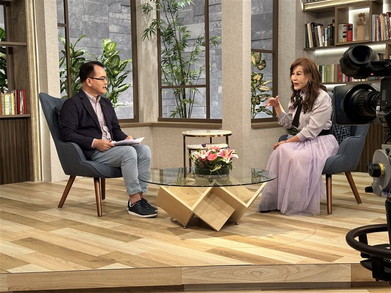 龍千玉上鄭弘儀節目。（圖／三立提供）