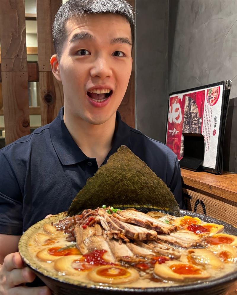 吃貨豪豪靠大胃王挑戰闖出名號。（圖／翻攝自吃貨豪豪IG）