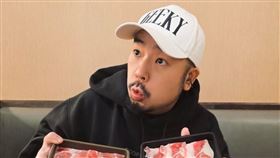 阿達在社群平台分享訂外送遇到的怪事。（圖／翻攝自IG @atotheda）