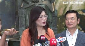 鄭麗文接受媒體聯訪，回應被爆料吃狗肉一事。（圖／翻攝畫面）