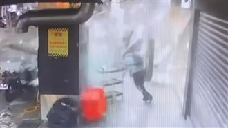 蘆洲便當店氣爆　「驚悚3秒」瞬間畫面曝