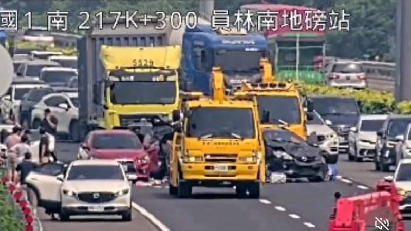 國道一號南下216.8公里彰化北斗路段，發生6車連環追撞事故。（圖／翻攝高速公路資訊網）
