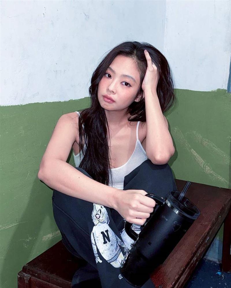 Jennie出席巴黎周。（／翻自Jennie IG）