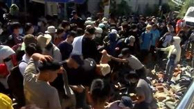  中秋連假首日，志工湧入花蓮光復。（圖／翻攝畫面）