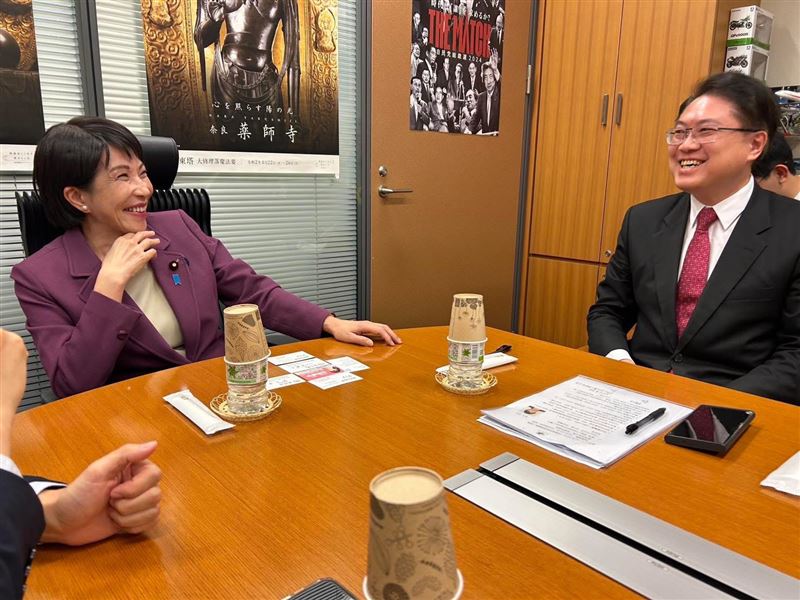 民進黨前秘書長林右昌回憶與高市早苗的互動，恭賀她當選自民黨總裁。（圖／翻攝自林右昌臉書）