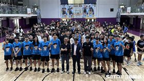 電信女籃「公益盃」三對三籃球鬥牛賽，今年首度移師基隆舉辦於10月4日在國立基隆商工熱情展開，吸引多達150支隊伍參賽，場面盛大熱鬧。（圖／記者蔡厚瑄攝影）