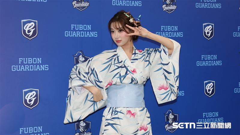 中職36年例行賽，Fubon Angels韓籍成員李珠珢本季最後一場應援。（圖／記者劉彥池攝影）