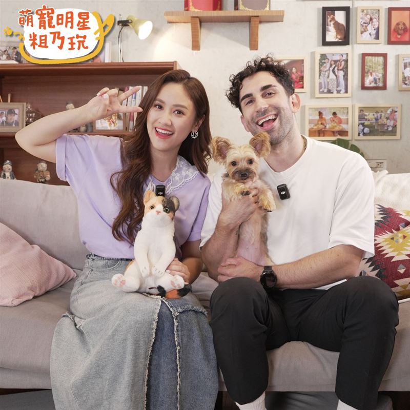 法YTR酷近日與他的愛犬Miki一同登上Sandy吳姍儒主持的寵物節目。（圖／翻攝自IG @haveapetdaytv）