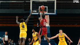 新北國王在新球季熱身賽首戰遭台北戰神逆轉。（圖／TPBL提供）