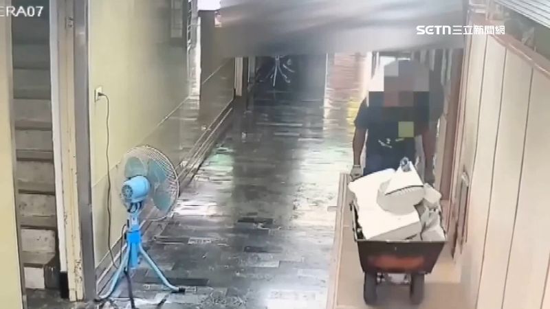 洪姓男子行蹤遭監視器錄下來
