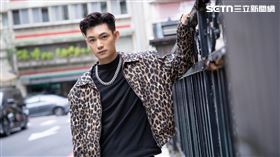 李孝祖即將舉辦演唱會，接受三立新聞網專訪分享出道辛酸血淚。（圖／記者鄭孟晃攝影）