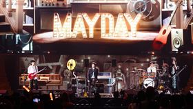 五月天在高雄參加超犀利趴，石頭因個人因素缺席。（圖／相信音樂提供）