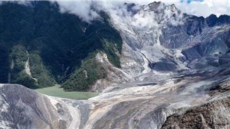 探勘隊跋涉5天抵堰塞湖區　網見畫面嚇傻