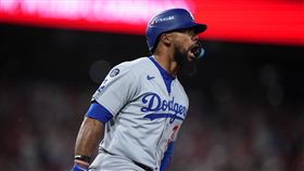 赫南德茲（Teoscar Hernandez）3分砲逆轉費城人。（圖／美聯社／達志影像）