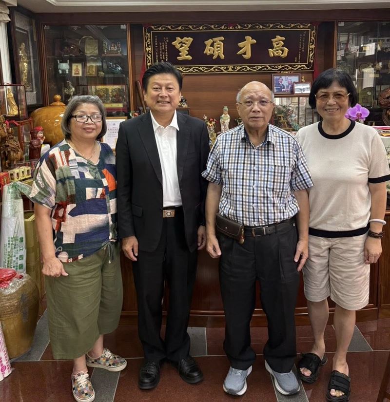 傅崐萁表示，台北松山慈祐宮董事長陳玉峰將捐助1000台變頻雙門電冰箱，下周起將逐一宅配到府給所有災民。（圖／翻攝自傅崐萁臉書）