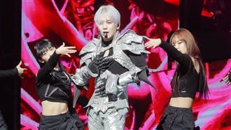 SHINee KEY銀髮開唱　台粉變「觀音」喊話