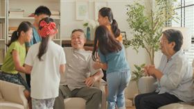 孫子超可愛「幸福的代價」讓他無聲落淚　71歲爺爺退休生活竟變惡夢 日經現象 日本爺孫同堂（示意圖／PIXABAY）