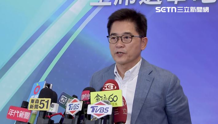 黃健庭表示，顧慮社會觀感，也回應部分黨內期待，所以昨天特別召集候選人代表們做成決議，今天的政見發表會照常進行，地方說明會減為三場。（圖／翻攝畫面）