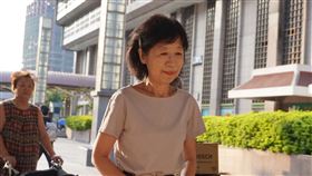 陳佩琪今（5）天下午在臉書發文表示，柯文哲被關一年，關到全身都是病，皮膚潰爛，腎結石跑出來。（圖／翻攝自陳佩琪臉書）