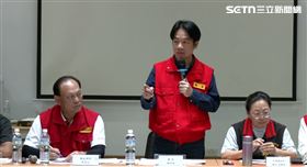 賴清德至中央災害應變中心前進協調所關心災後處置情形，花蓮縣長徐榛蔚坐在總統旁出席（圖／翻攝畫面）