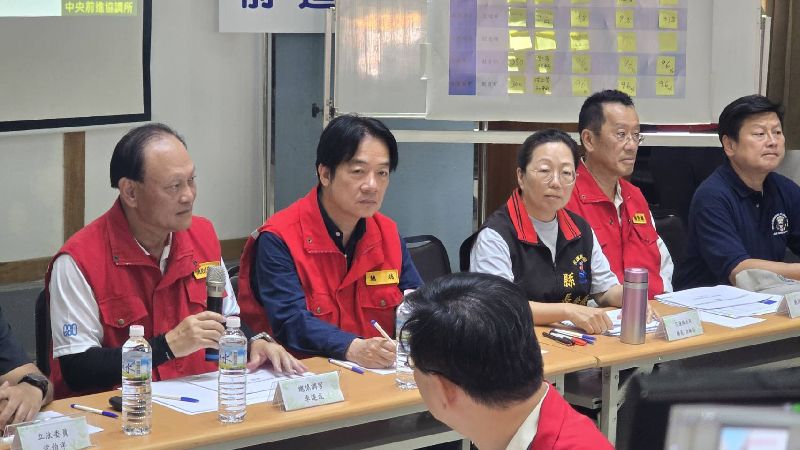 他：徐榛蔚傅崐萁在總統面前的政治現形記