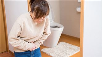 她腹痛以為闌尾炎！醫驚險「1動作」救2命