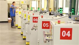 科技巨頭正面臨兩種「稀土」危機：晶片製程缺金屬、擴張布局缺土地。從亞馬遜、Google到輝達，他們不只挖礦，也在「挖地」，自己組房地產團隊獵地、蓋廠、炒樓。AI、雲端、元宇宙再虛擬，也離不開一塊能插電、能散熱的地。當「稀土」變成「稀地」，土地正成為科技帝國的新戰場。（示意圖／PIXABAY）