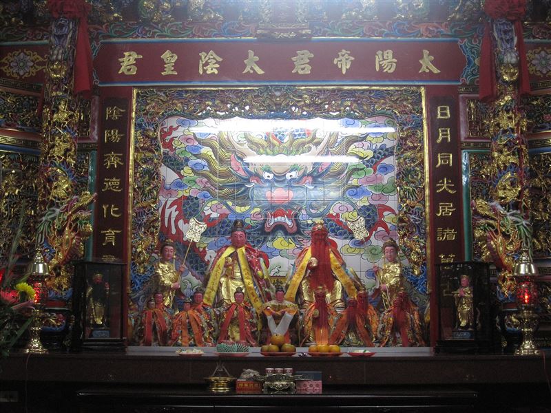 太陰星君和太陽星君。（圖／翻攝自維基百科）