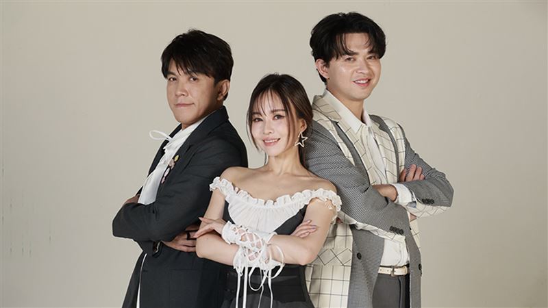 許志豪（左起）、杜忻恬、李子森同台主持（圖／中天提供）