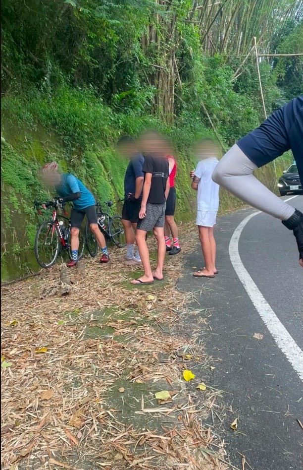 台南18歲無照男駕駛早在死亡車禍發生前，已經先擦撞一名單車騎士。（圖／翻攝記者爆料網）