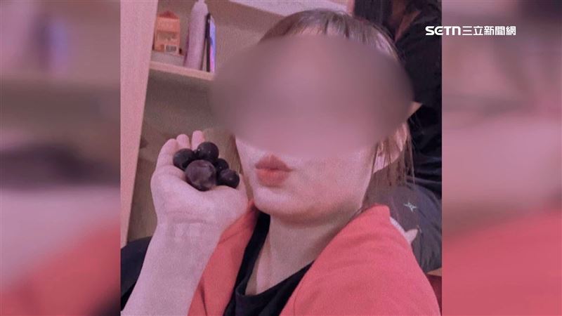 台中大甲陳姓女子在家中遭拘禁致死，她過去曾請同學幫她拍下和葡萄的合照，原因很心酸，因為她從來沒吃過葡萄