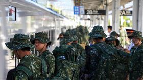 國軍救災官兵兵力輪替國軍救災官兵進行兵力梯次輪替方式，以高效率執行救災工作。（國軍第2作戰區提供）中央社記者吳書緯傳真　114年10月3日