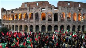 義大利於3日爆發大規模罷工抗議遊行（圖／翻攝自X平台 @mhdksafa）