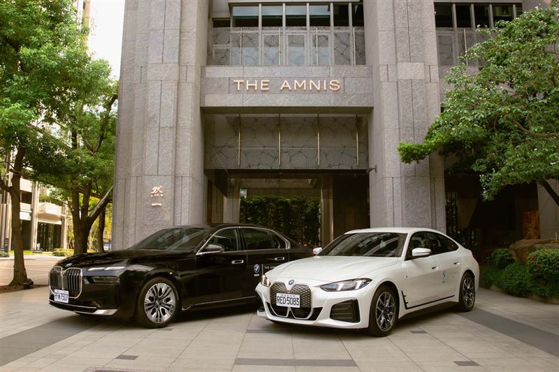THE AMNIS然一酒店攜手德國豪華汽車品牌BMW，推出馳騁港都住房專案，雙人入住御典侶驛NT$11,193起。（圖／飯店旅宿業者提供）